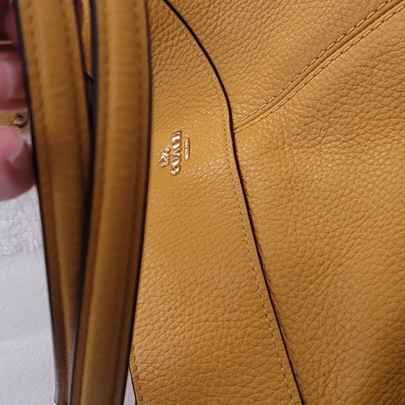 EUC Coach Large Lexy Squash Leather Shoulder Bag - Picture 9 of 13